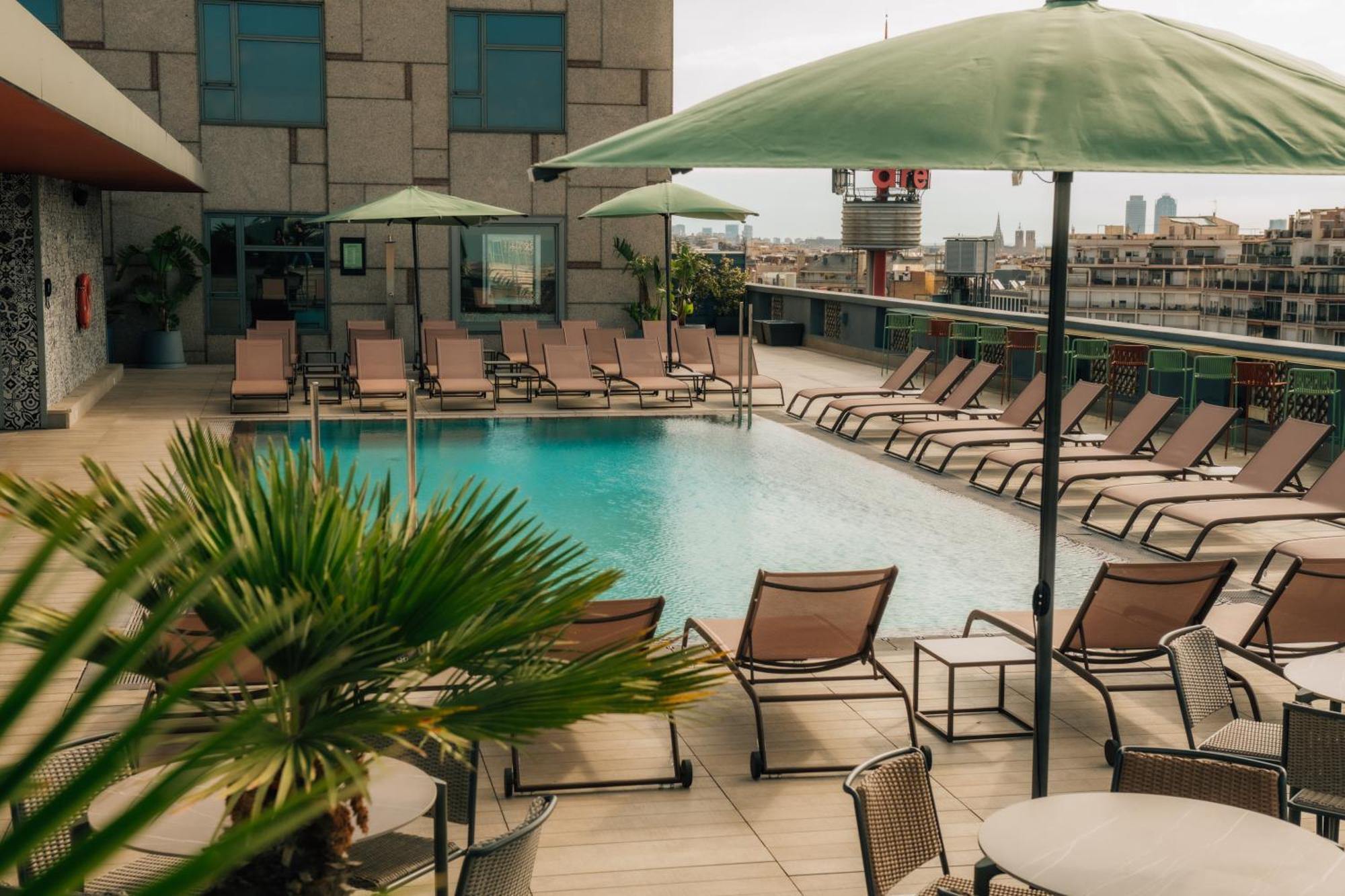 Catalonia Plaza Hotel 4*