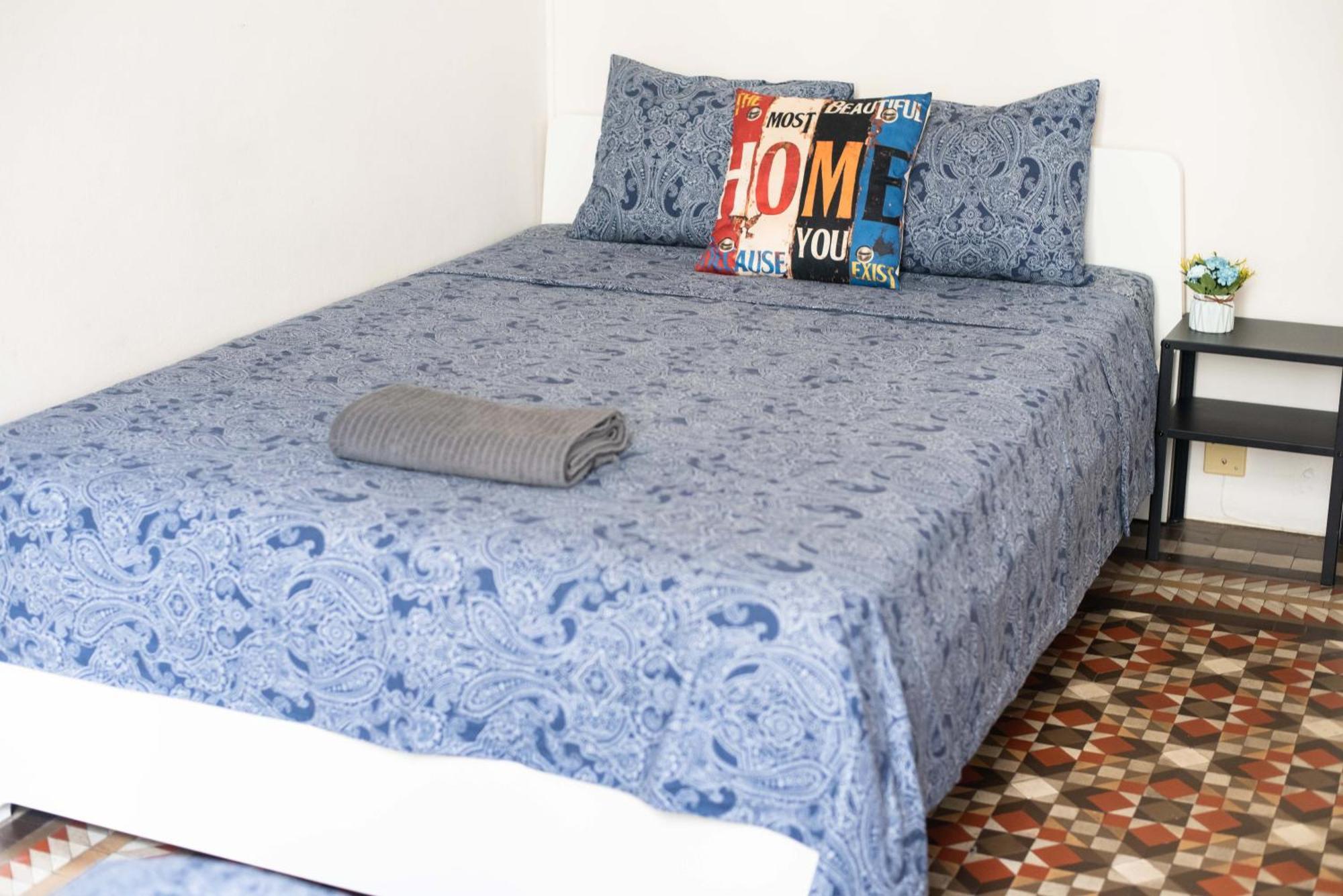 Hostal Oasis - Urquinaona1