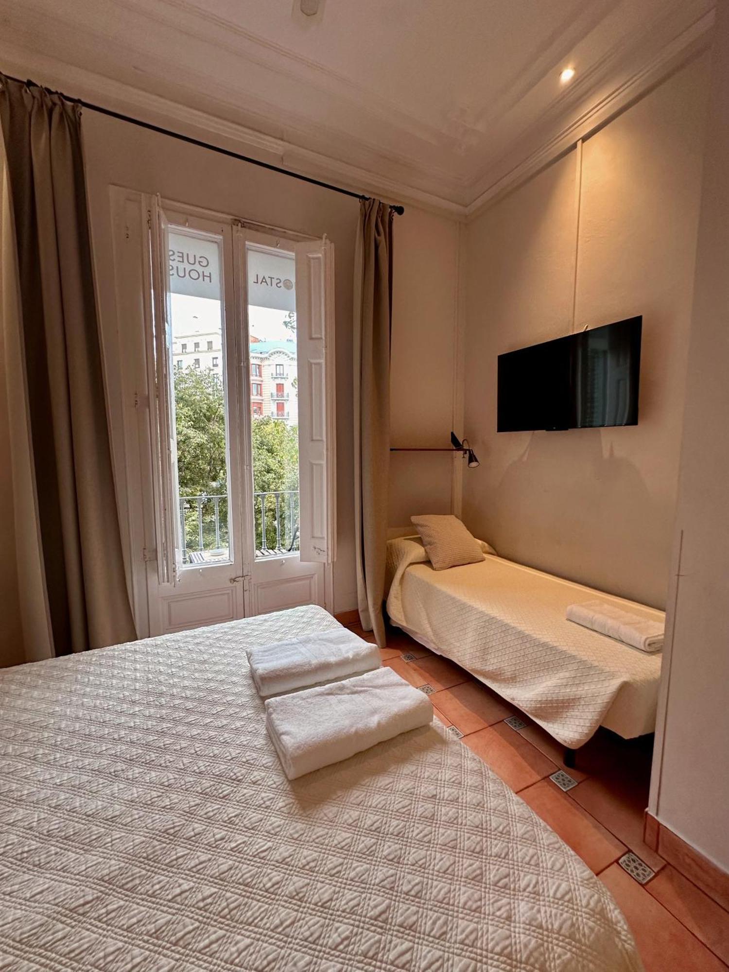 Pensión Casa Consell Gran Via, 2*