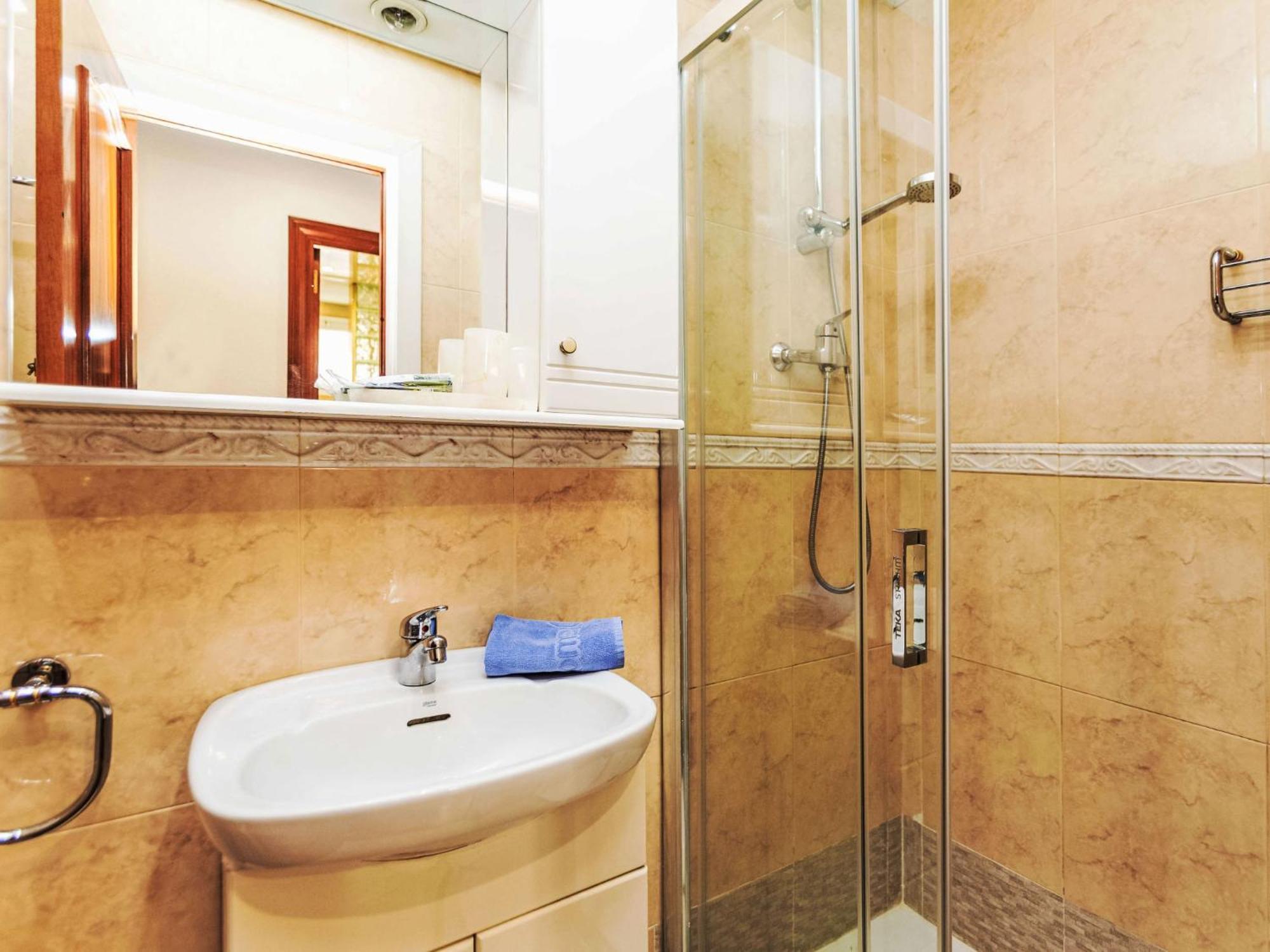 Sants-les Corts Galileu By Interhome * Barcelona