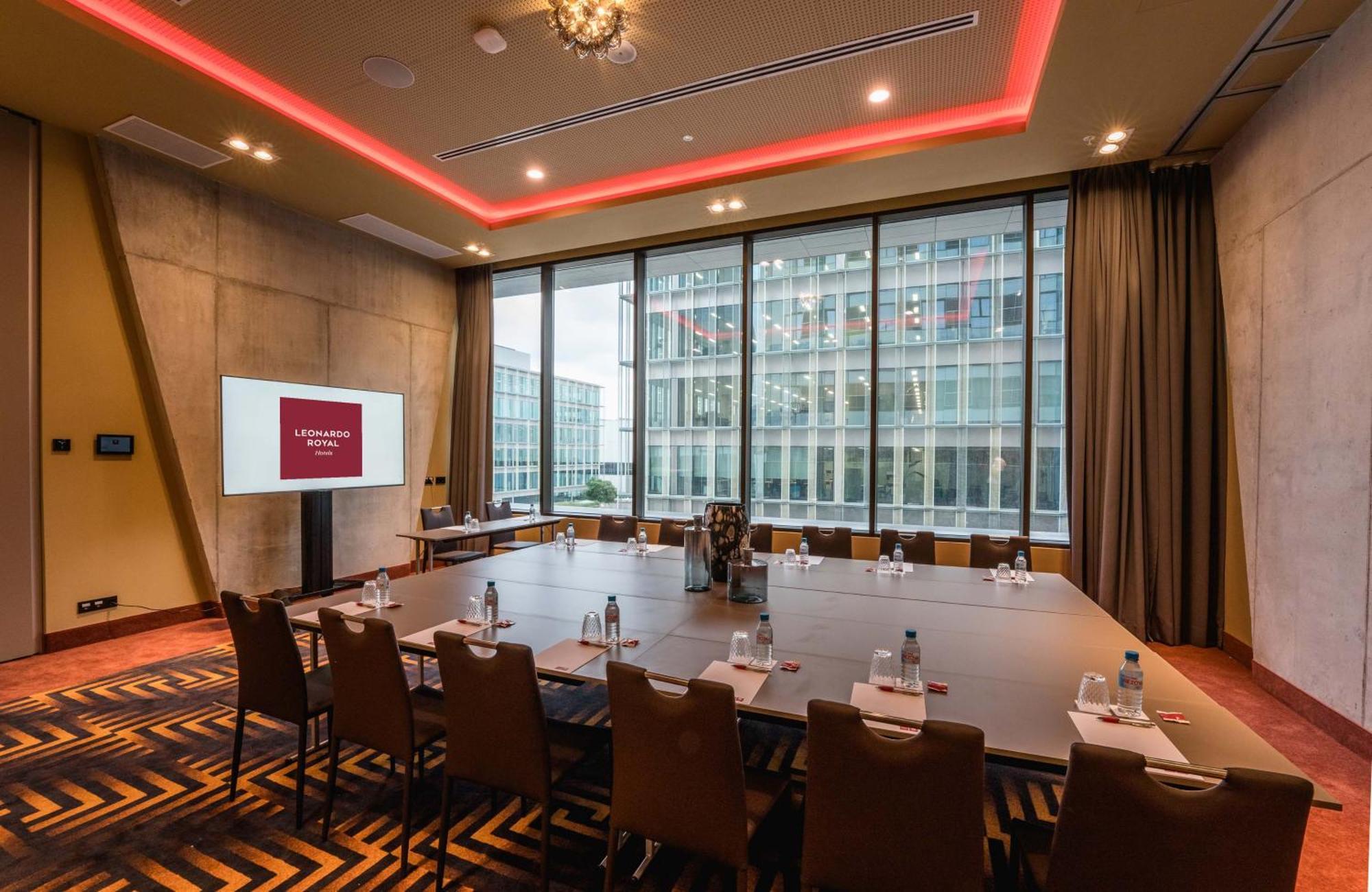 Leonardo Royal Fira Hotel
