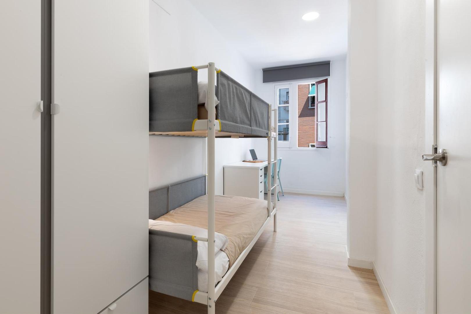 Hostal Laresibcn Minimum 31 Nights Barcelona
