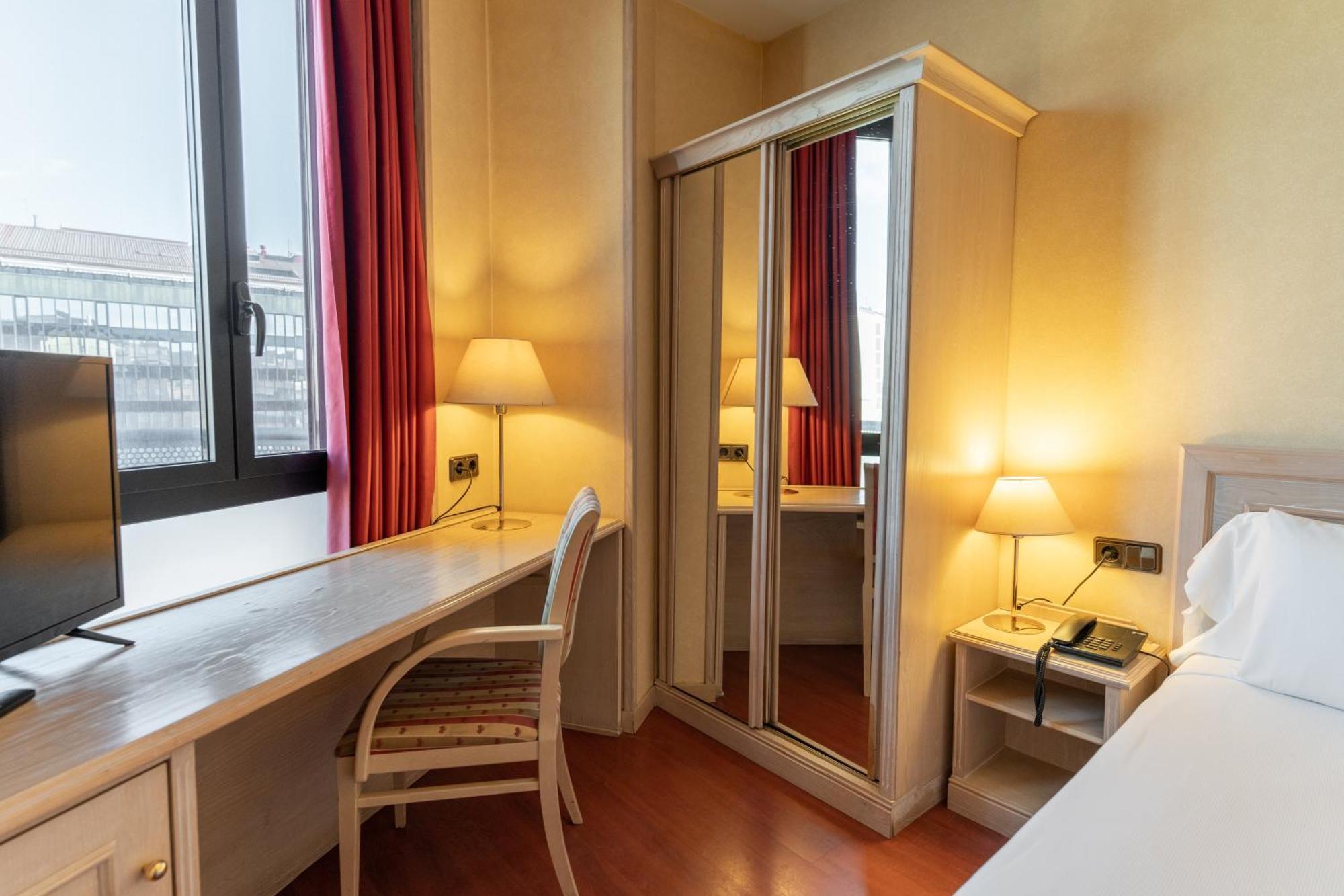 Sunotel Junior Hotel 2*