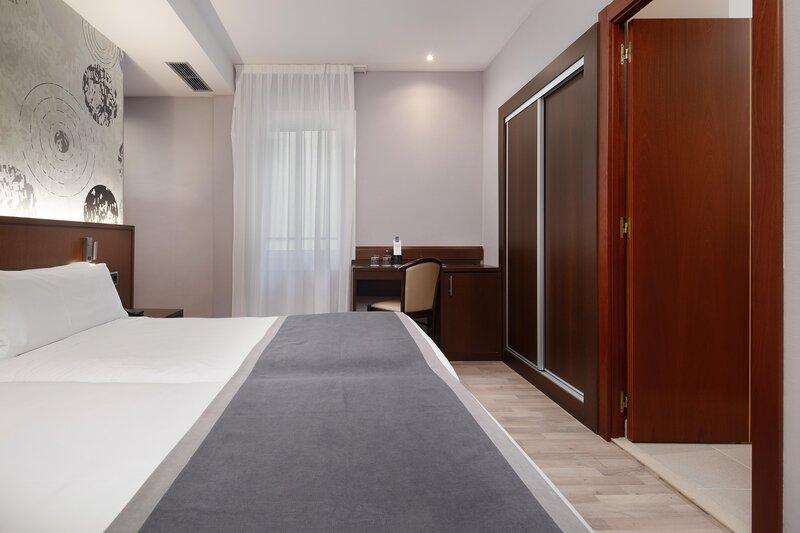 Hcc Taber Hotel 3*