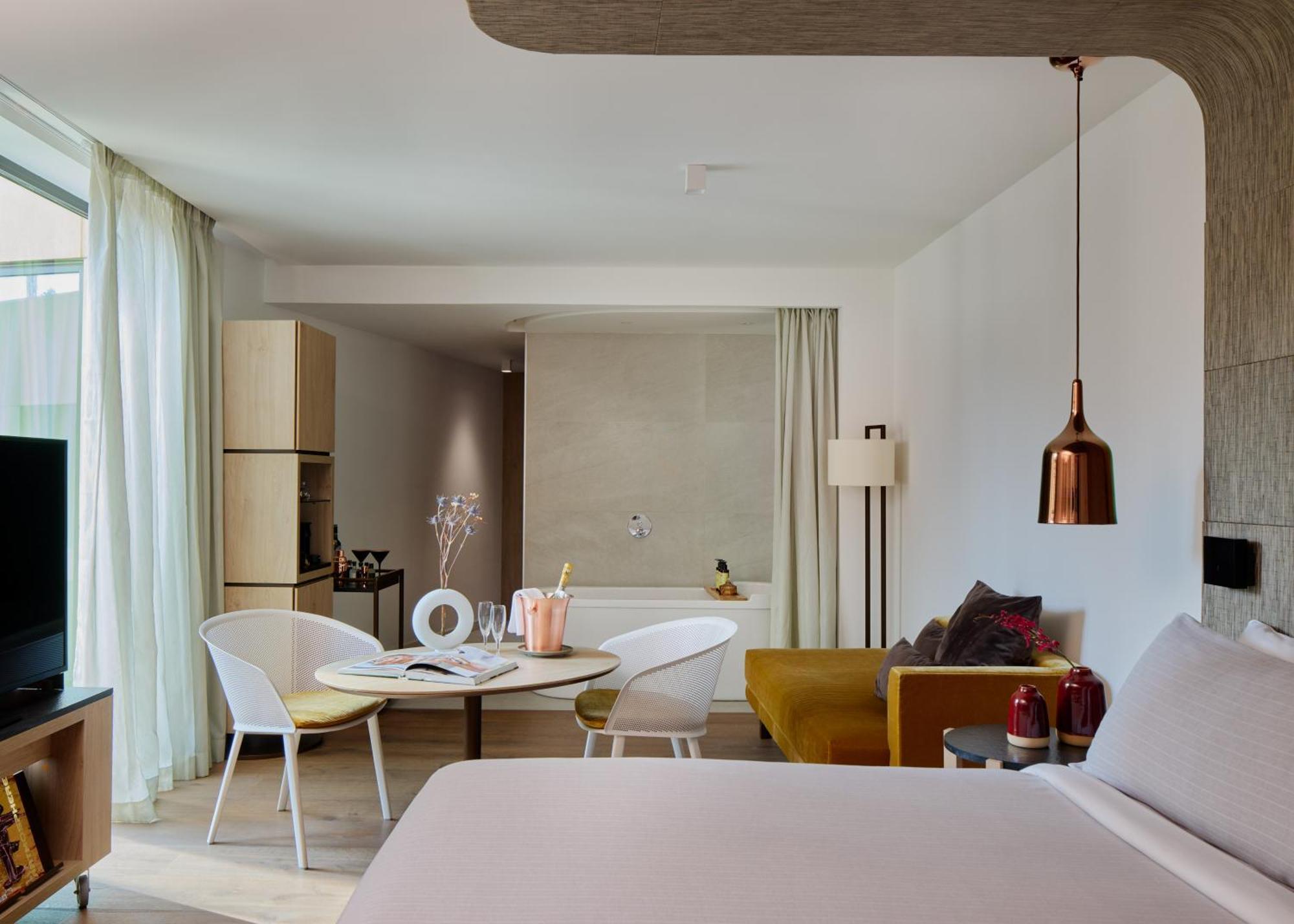 Me Hotel 5*