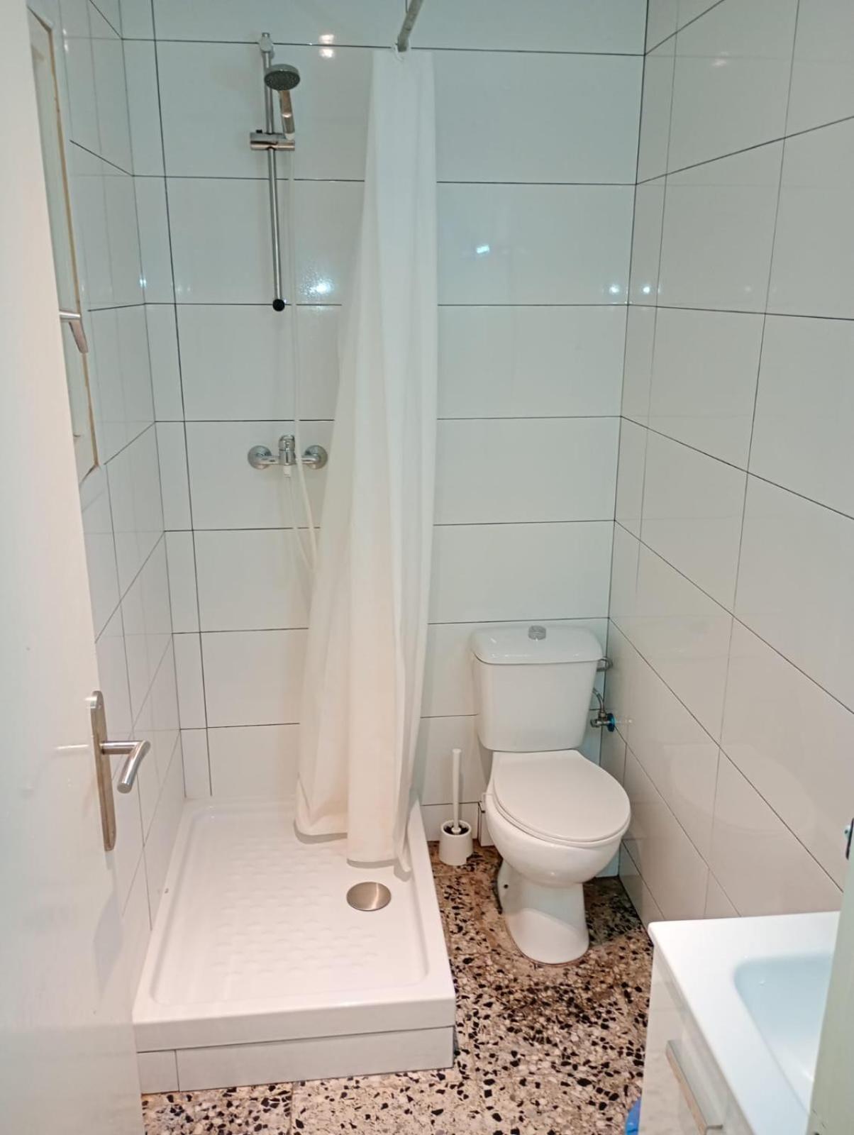 Guest house City Center Double Sunny Room Fgc