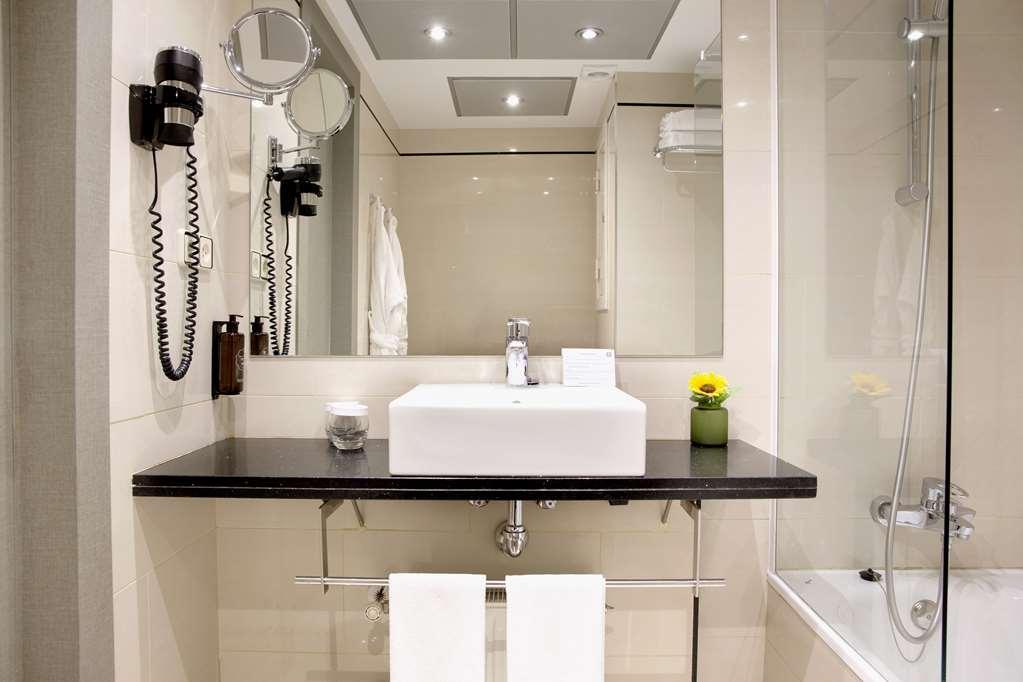 Western Premier Dante Hotel 4*