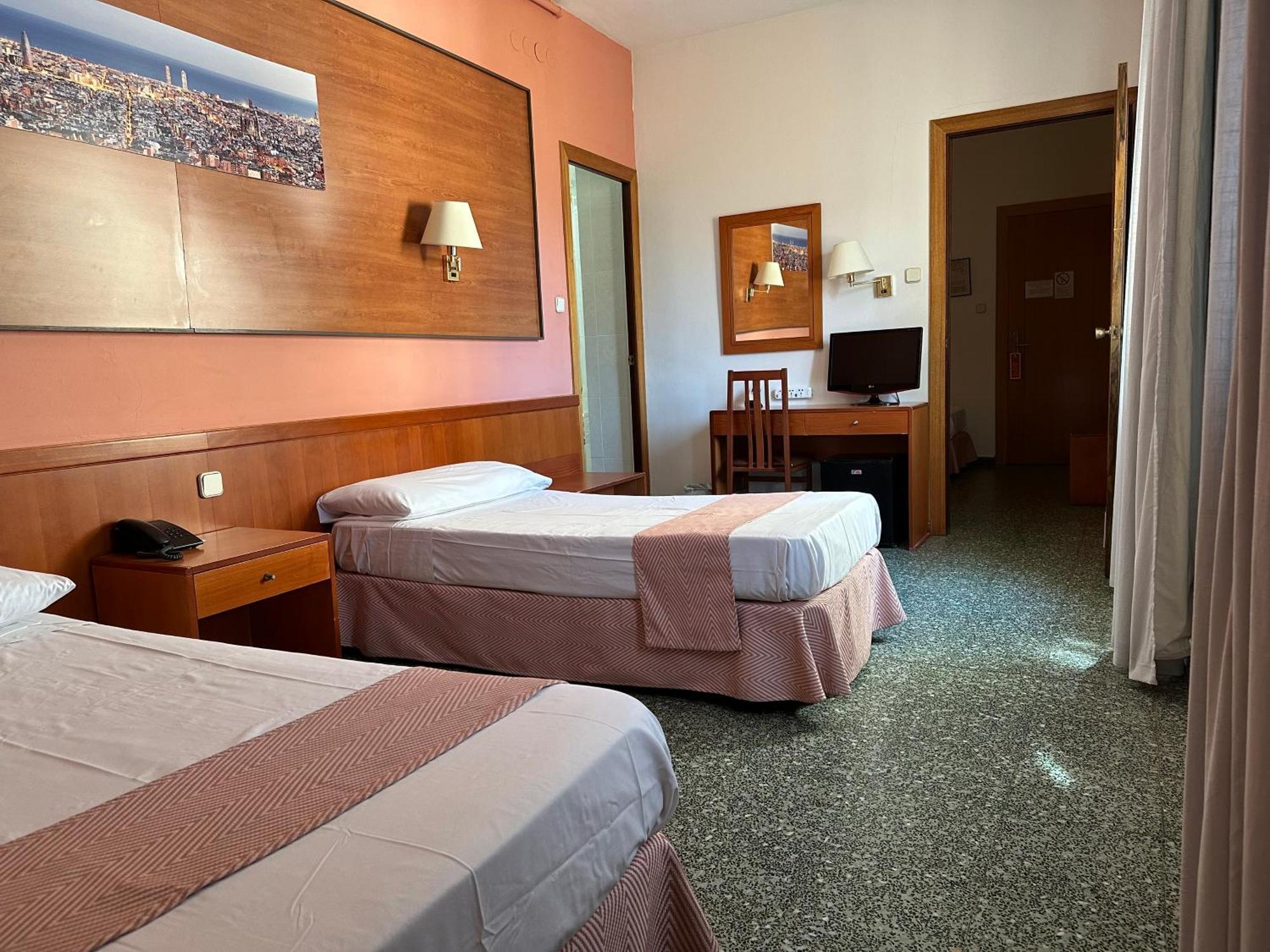 Cuatro Naciones Hotel