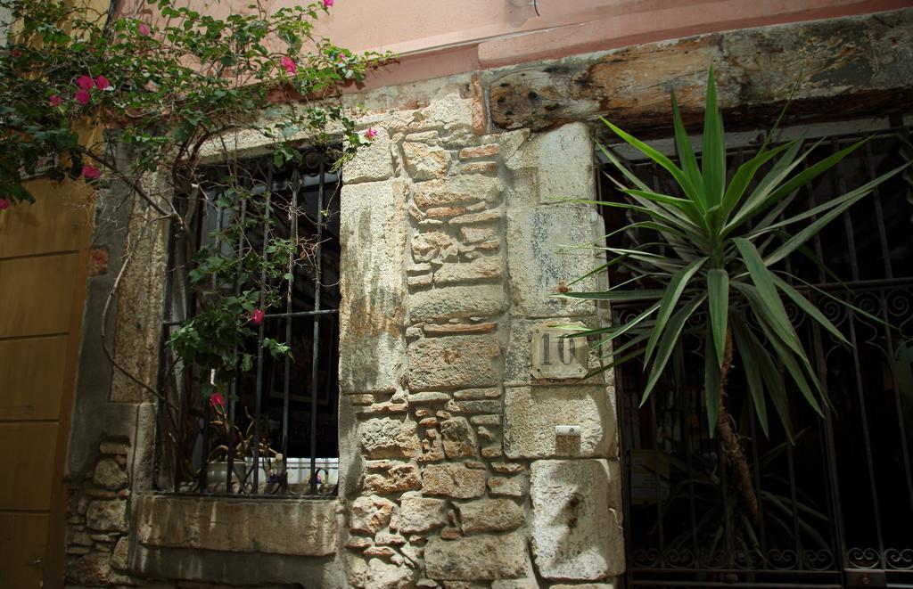 Pensión Arthostal 2*