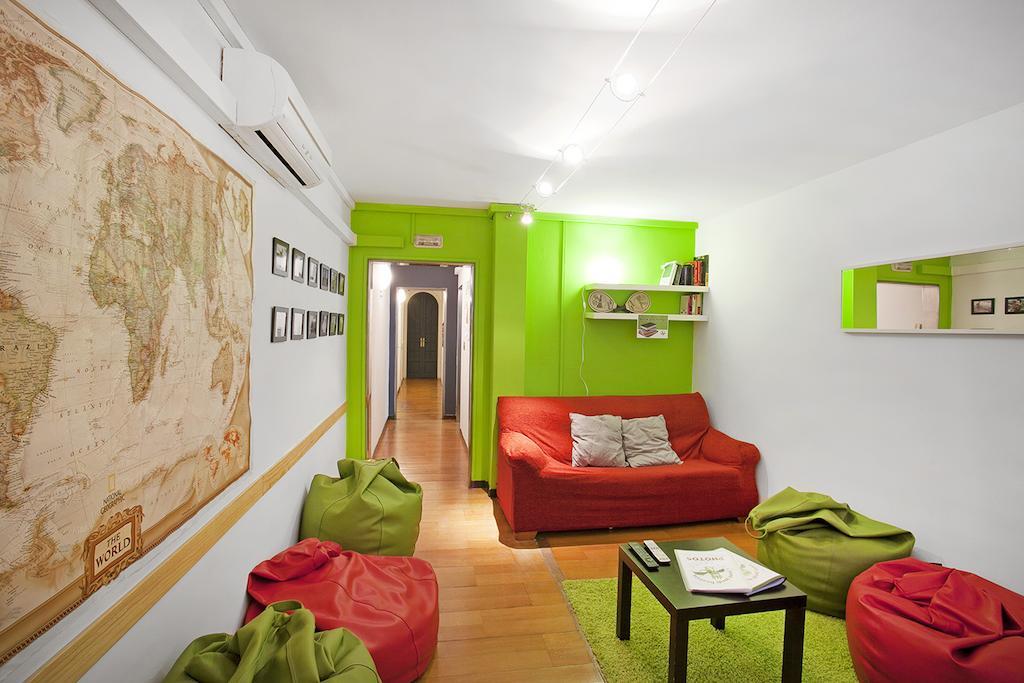 Hostal Diagonal House