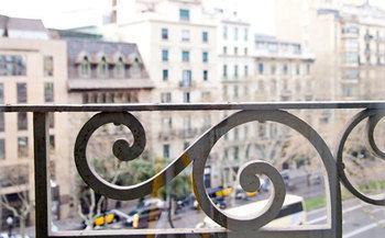 Trivao Passeig De Gracia Barcelona