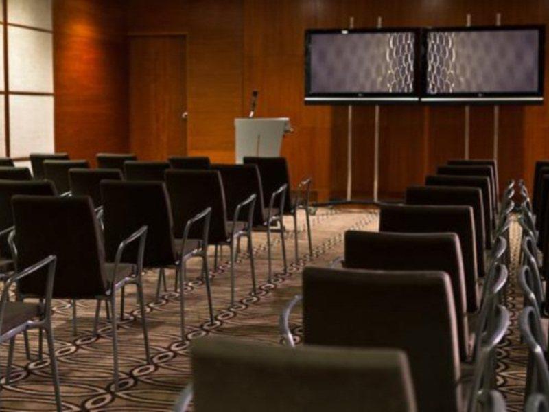 Renaissance Hotel 5*