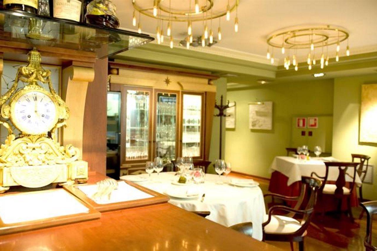 Apartahotel Apartaments-hotel Hispanos 7 Suiza 4*