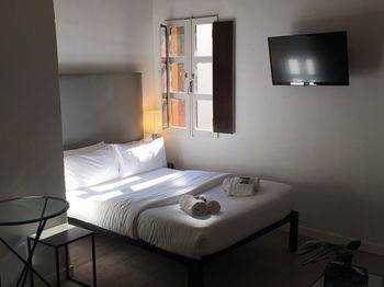 Hotel No 5 - The Streets 4*