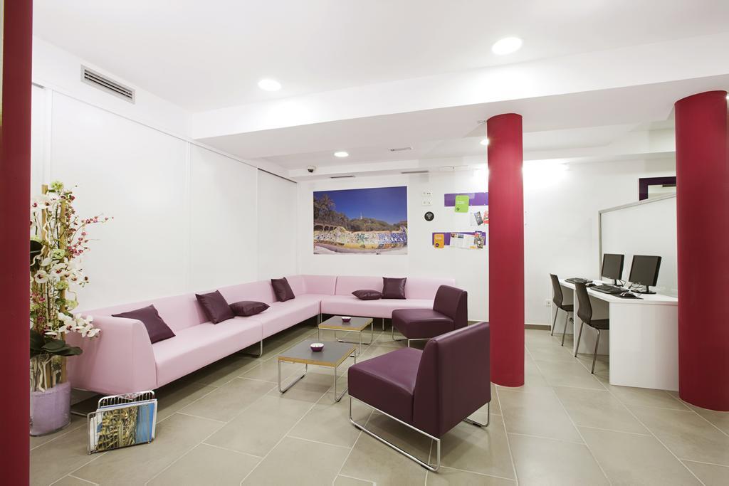 Live & Dream Hostal