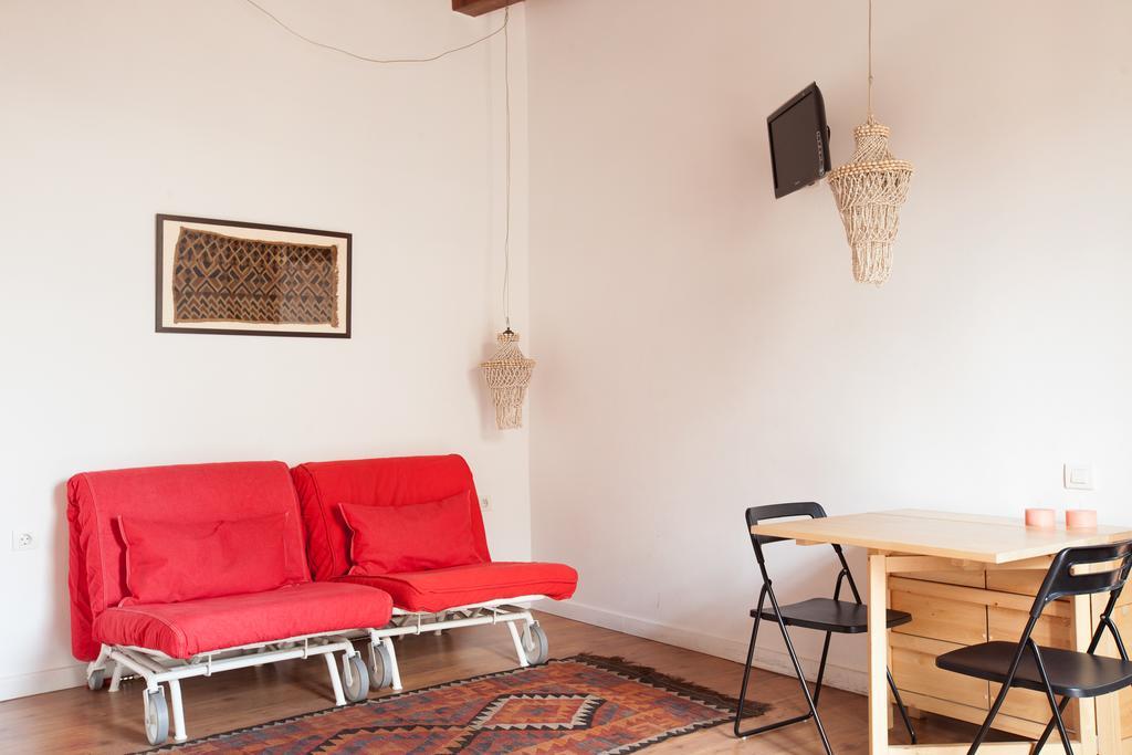 Nou De La Rambla Apartamento *