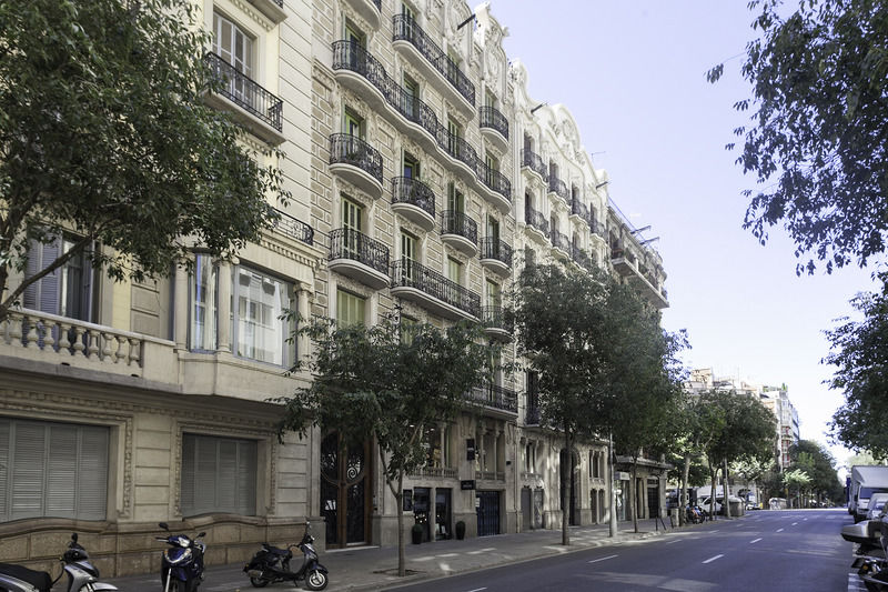Paris 204 * Barcelona