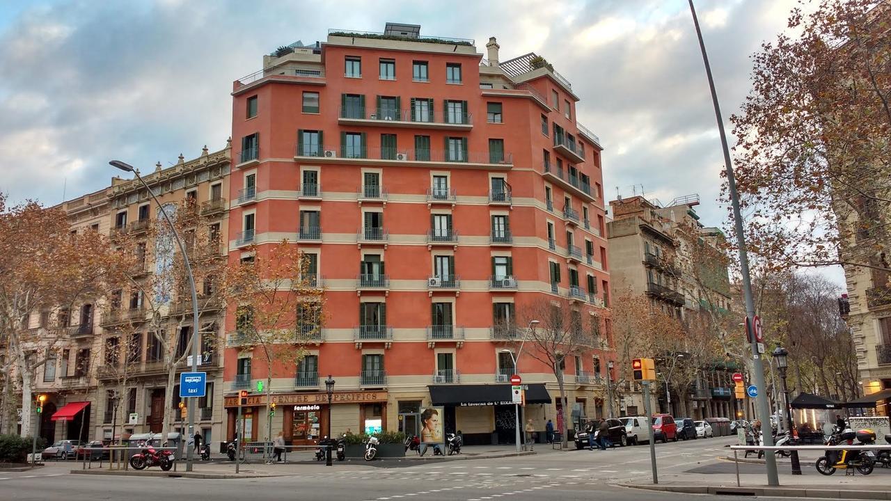 Casa Consell Gran Via, Pensión 2*