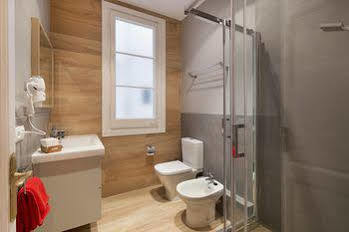 Nextdoor Miro Apartamento *