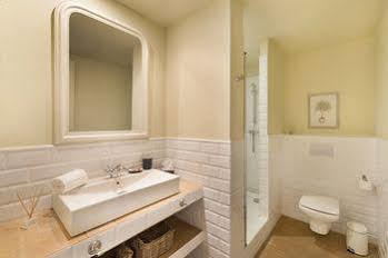 Nextdoor Miro Apartamento *