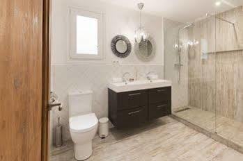 Nextdoor Miro Apartamento *