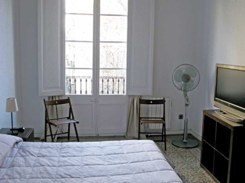 Paraiso Hostal *