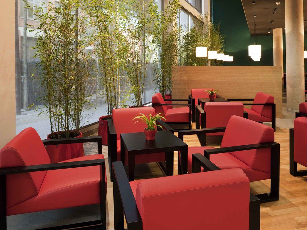 Hotel Ibis Plaza Glories 22@ 2*