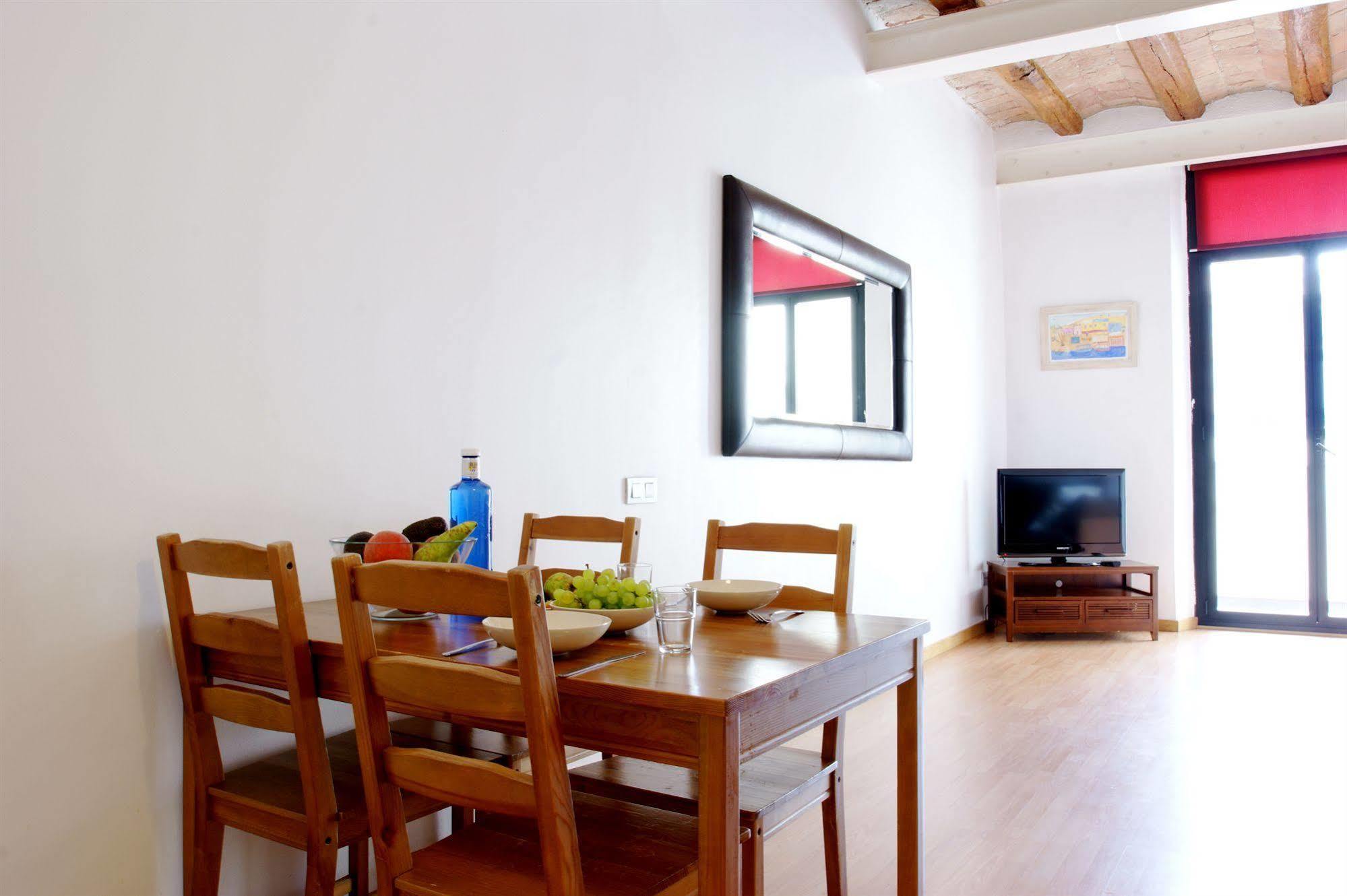 Short Group Liceu Serviced * Barcelona
