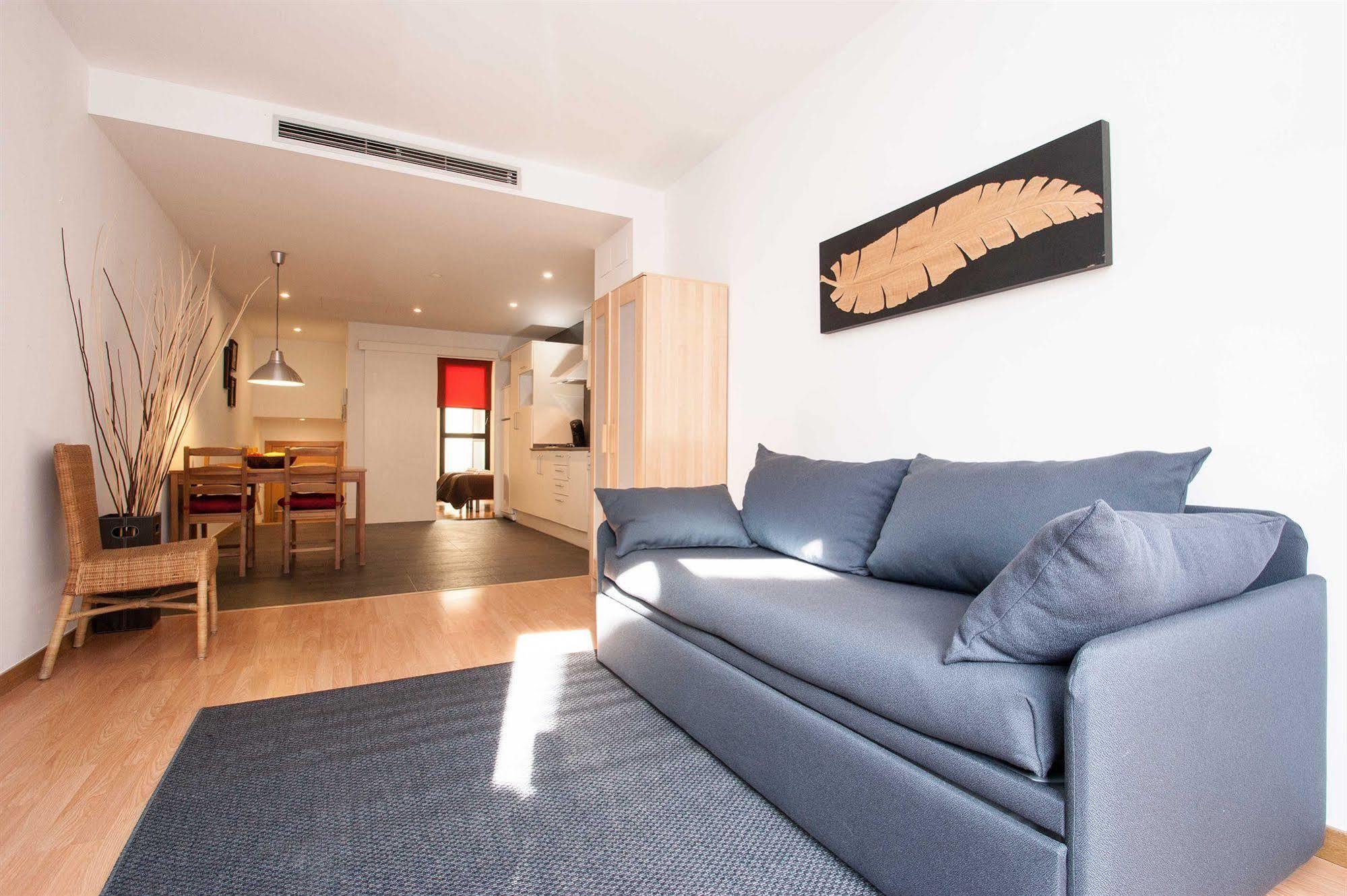Short Group Liceu Serviced Barcelona