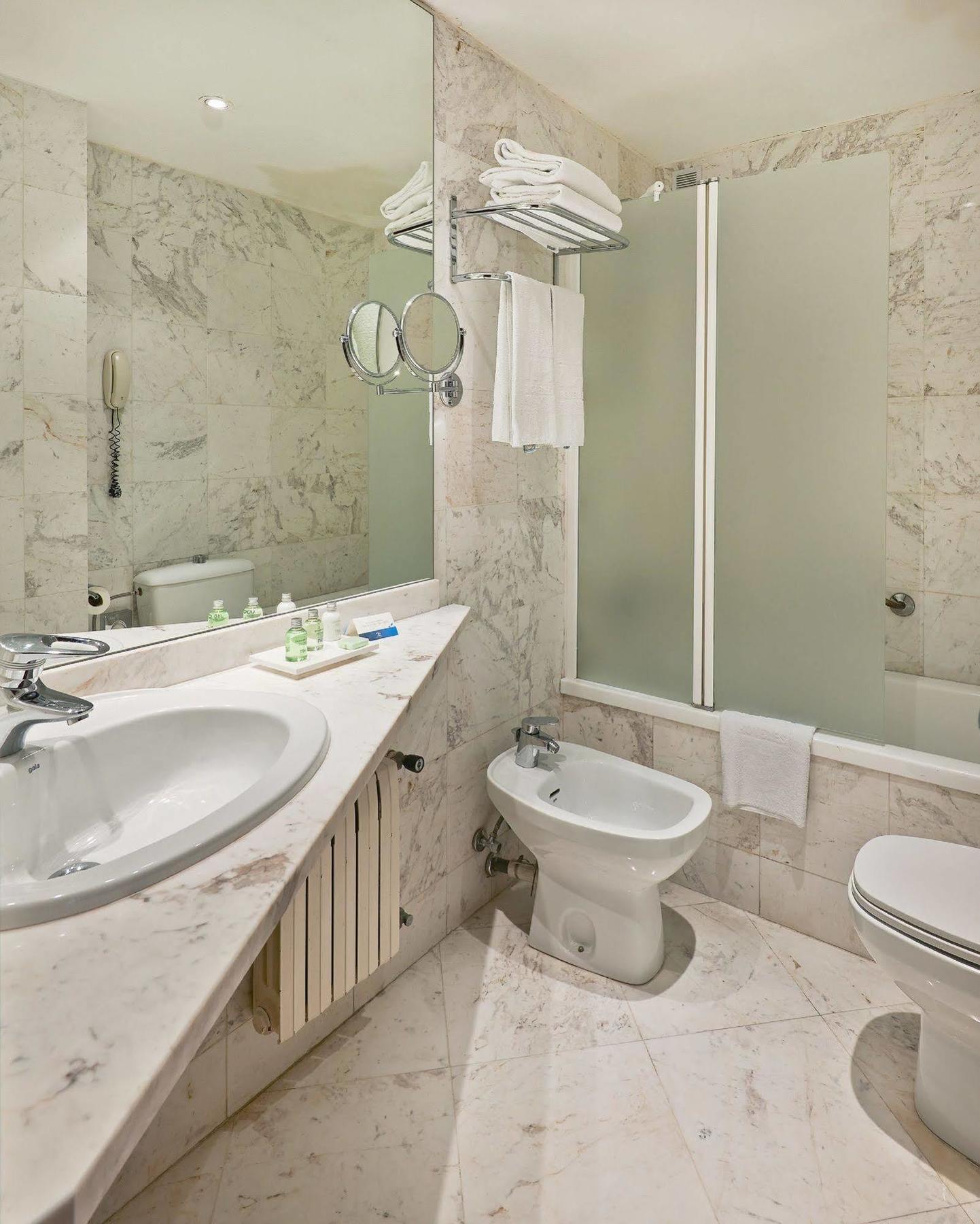 Nh Entenza Hotel 3*