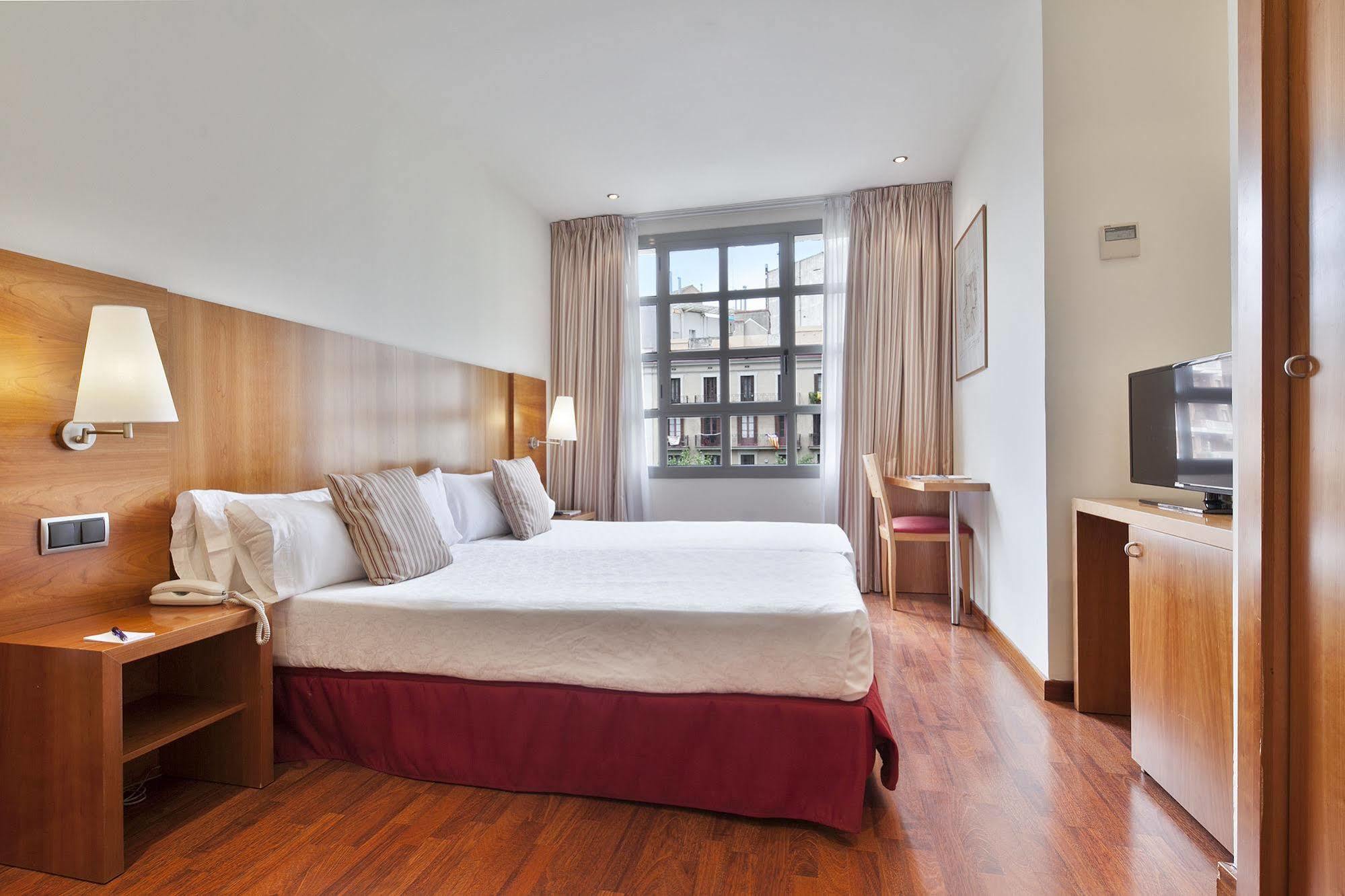 Aranea Hotel 3*