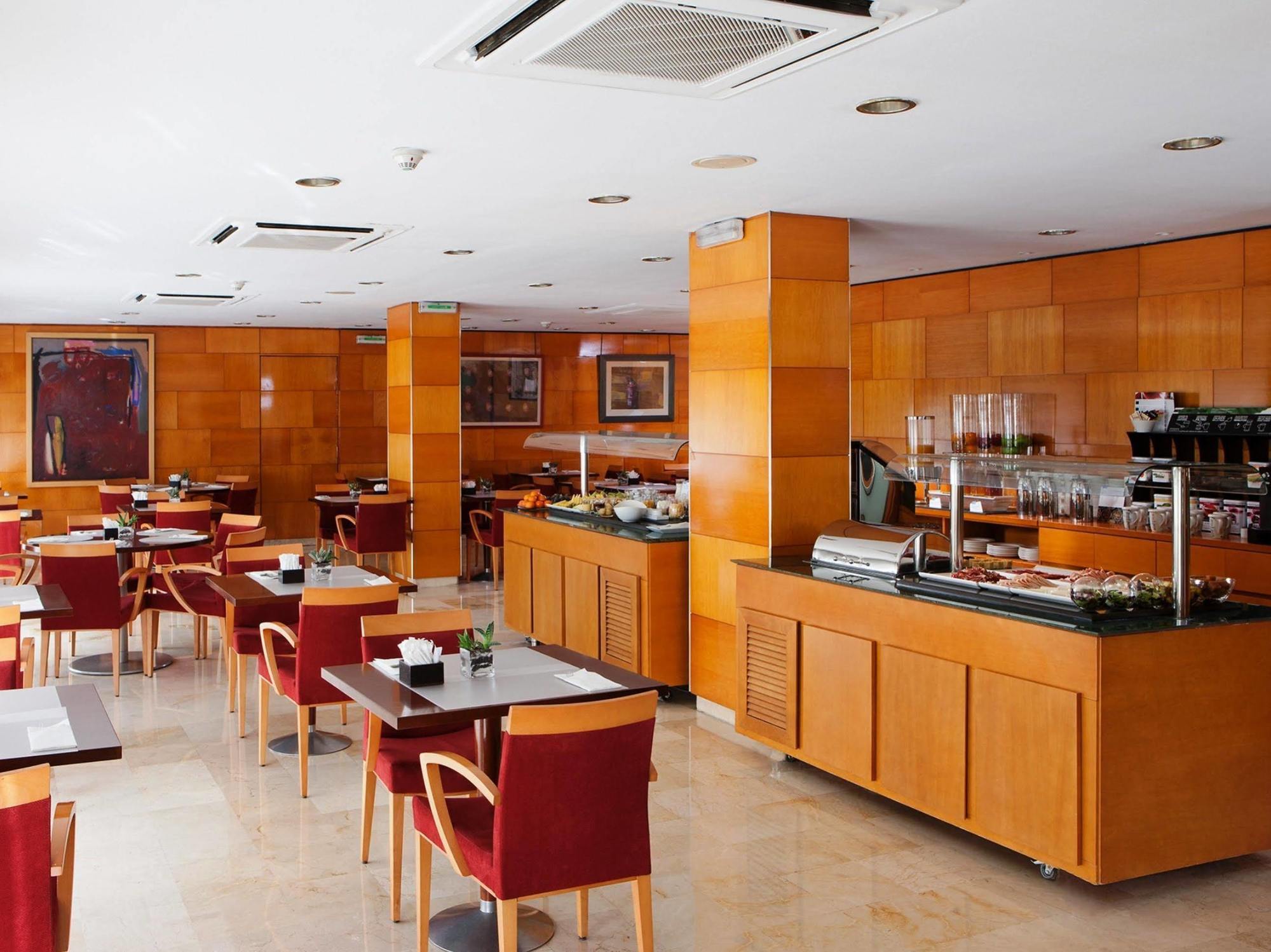 Nh Les Corts Hotel 3*