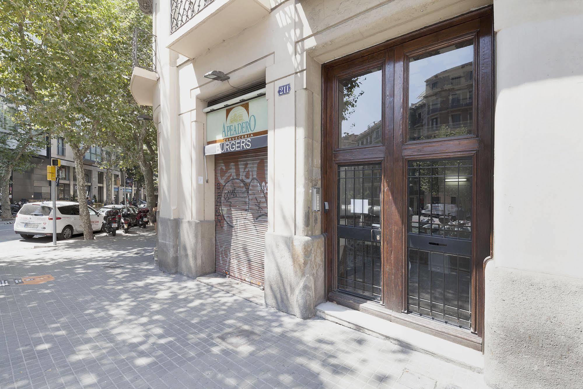 Nextdoor Miro * Barcelona