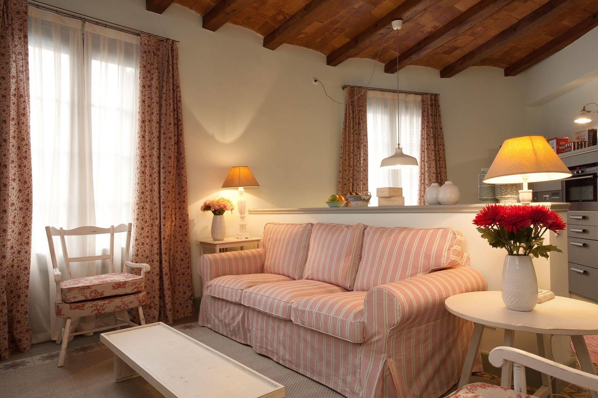 Nextdoor Miro Apartamento