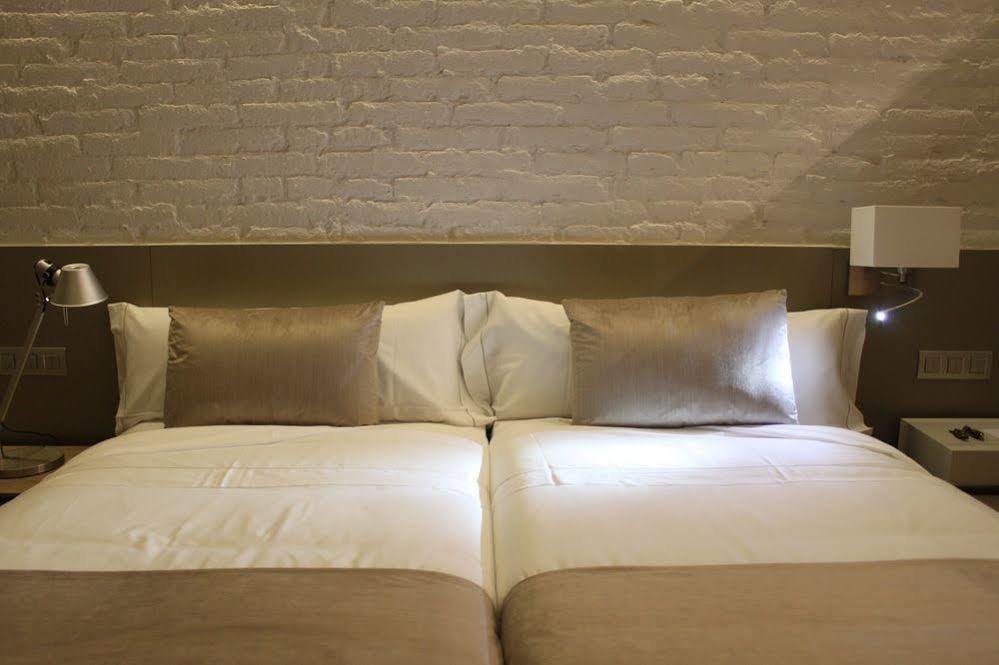 Hotel Well And Barcelona