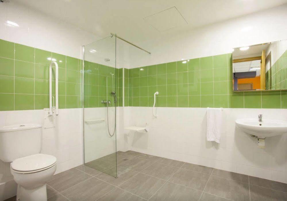 Hostal Holidaysbcn *