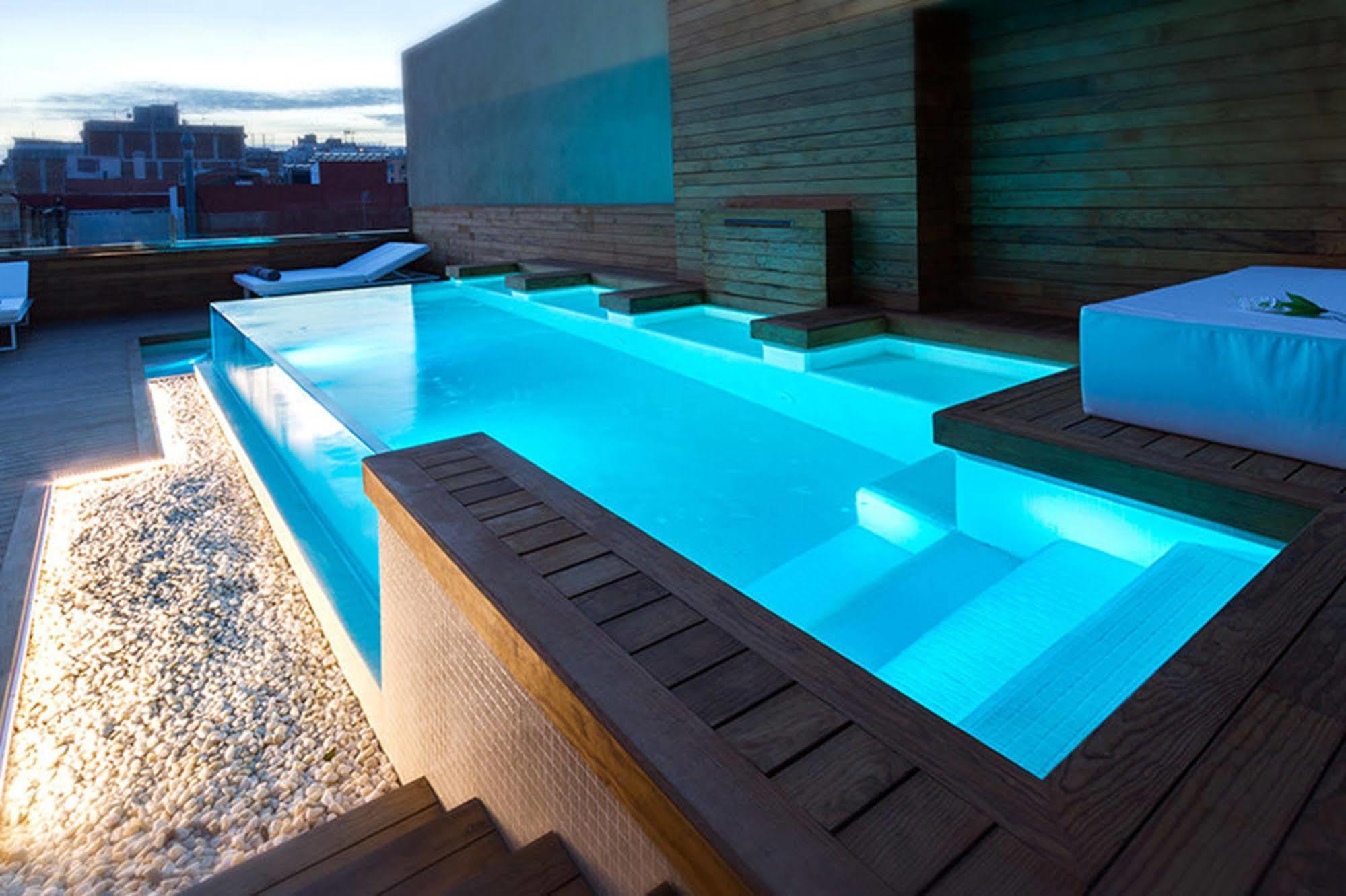 Hotel Well And