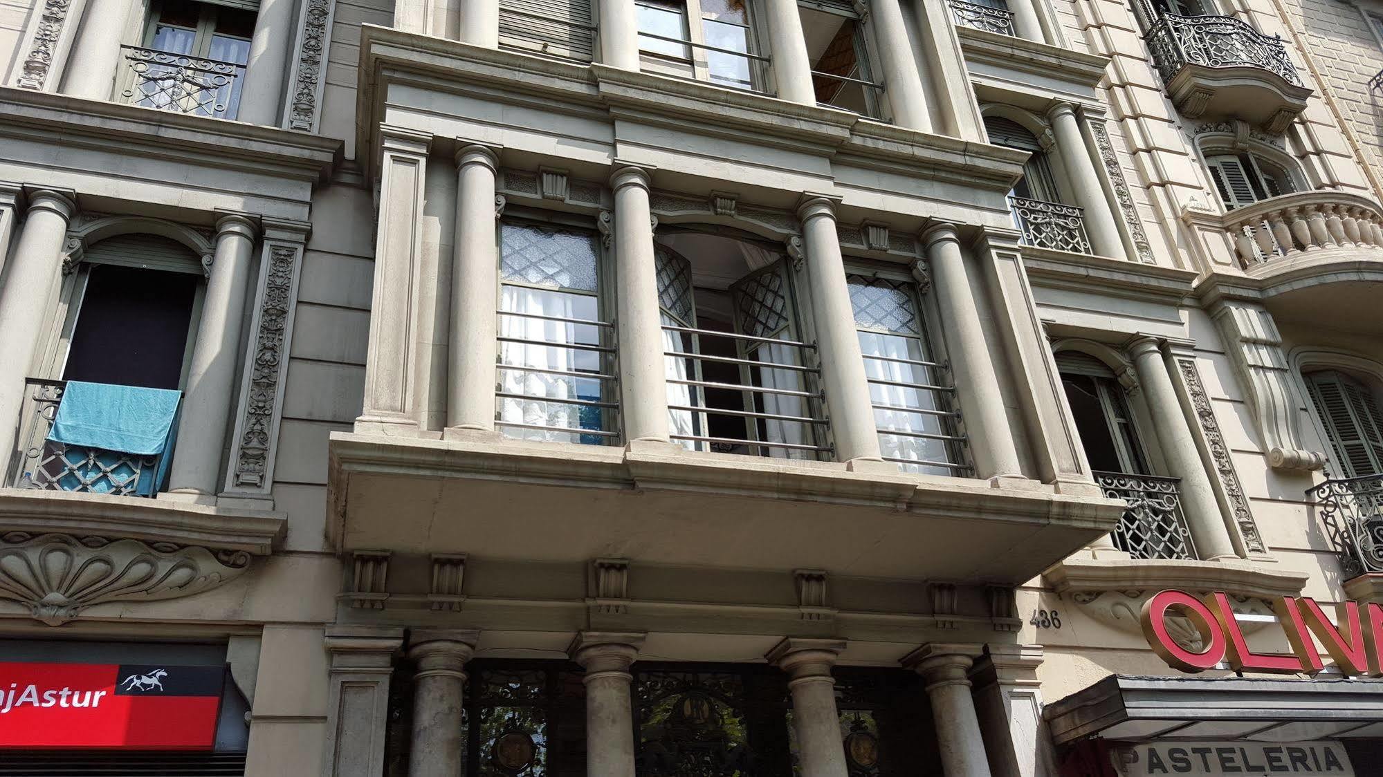 Diagonal House Hostal *