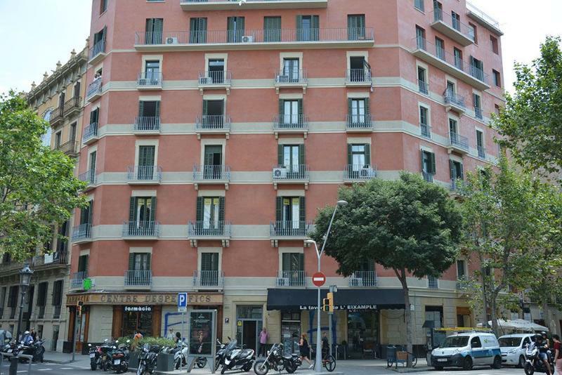 Casa Consell Gran Via, Pensión 2*