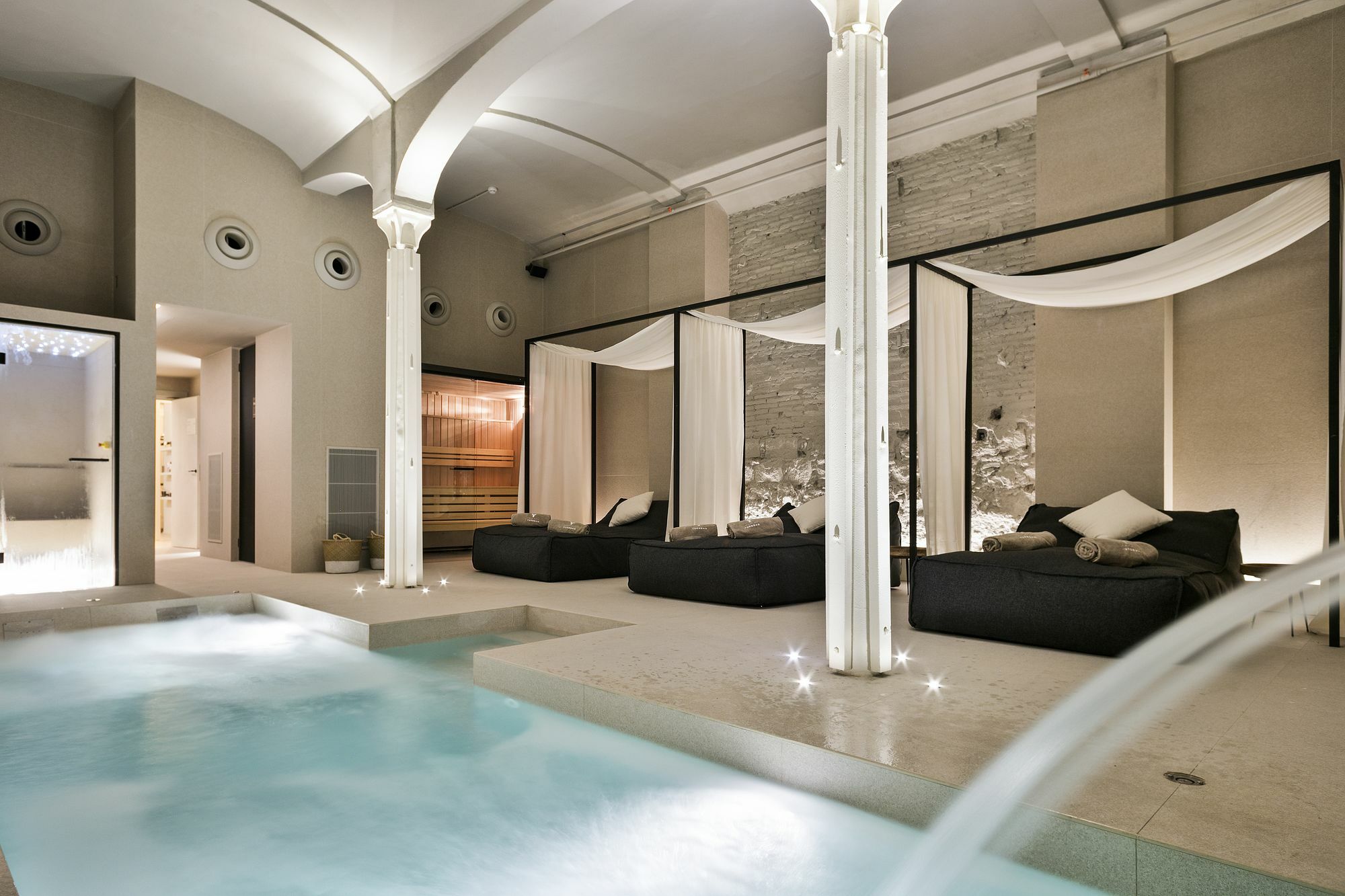 Hotel Yurbban Passage & 4*