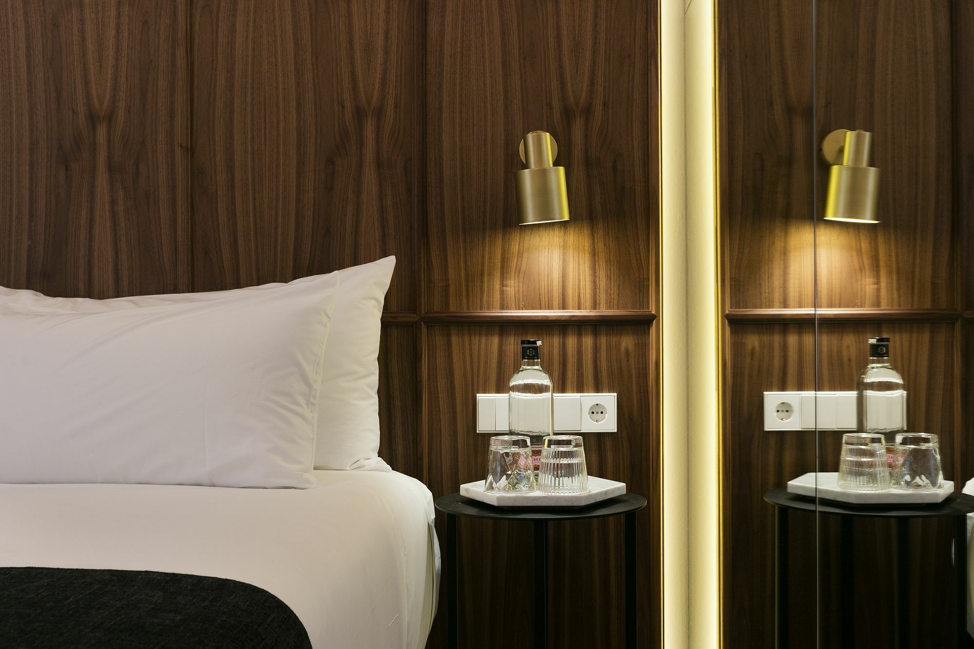 Yurbban Passage & Hotel Barcelona