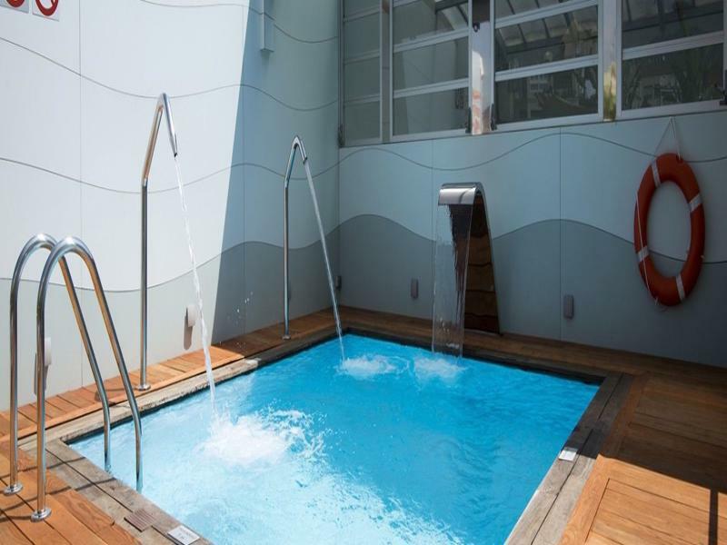 Ako Hotel