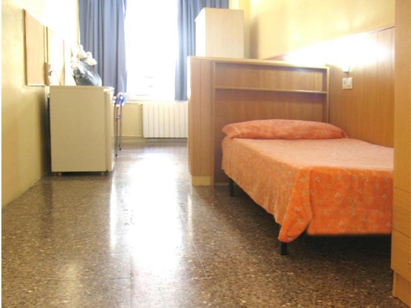 Residencia Sants Hostal