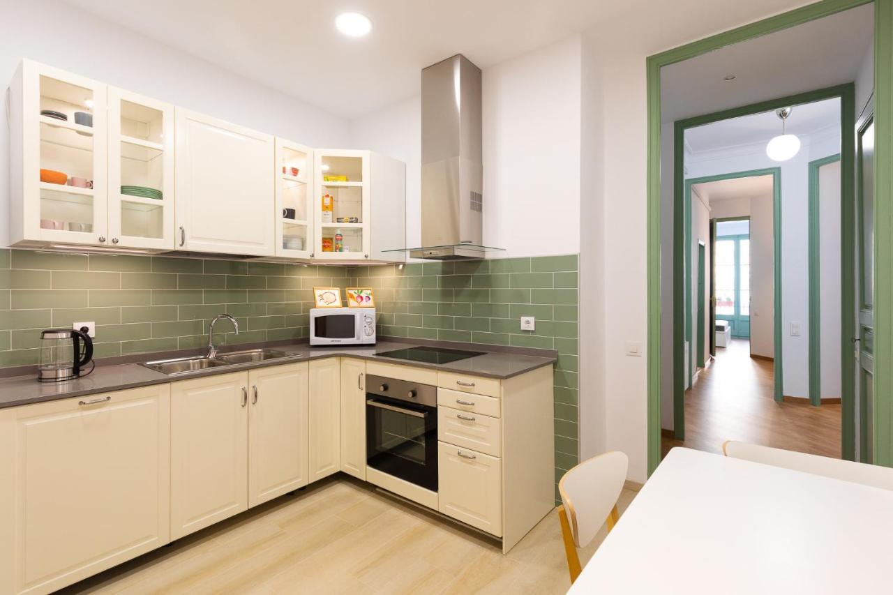 Modernist Family Apartamento Barcelona
