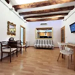 Ramblas Waterfront Stay