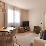 C211 Barcelona Apartments