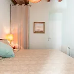 Explore City Center From An Elegant Urban Retreat