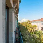 Explore City Center From An Elegant Urban Retreat