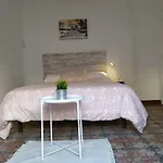 V Barcelona Hostal