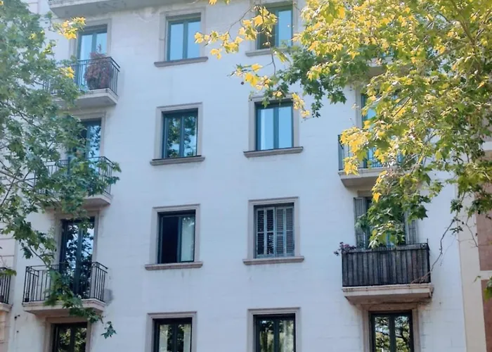 Diagonal Apartments